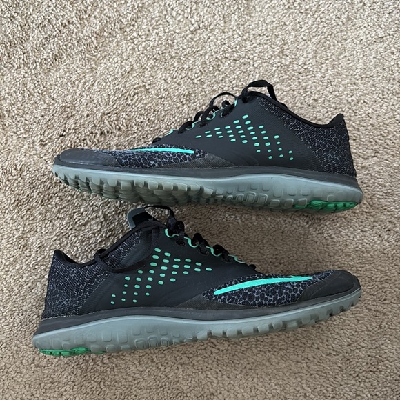 Nike Green/Black/Grey Leopard Print Shoes - Picture 4 of 9